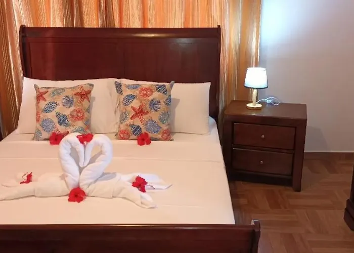 Sawa Self Catering *